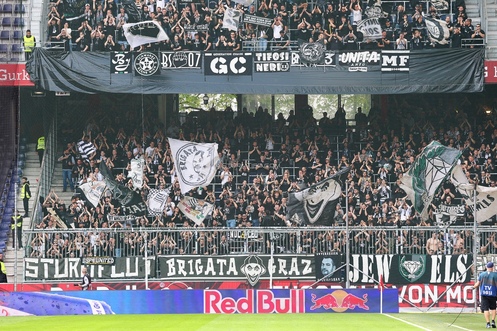 RB Salzburg - Sturm Graz
Oesterreichische Fussball Bundesliga, 25. Runde, FC RB Salzburg - SK Sturm Graz, Stadion Wals-Siezenheim, 13.04.2024. 

Foto zeigt Fans von Sturm
