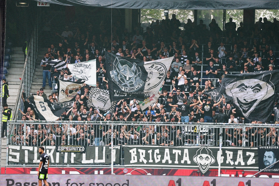RB Salzburg - Sturm Graz
Oesterreichische Fussball Bundesliga, 25. Runde, FC RB Salzburg - SK Sturm Graz, Stadion Wals-Siezenheim, 13.04.2024. 

Foto zeigt Fans von Sturm
