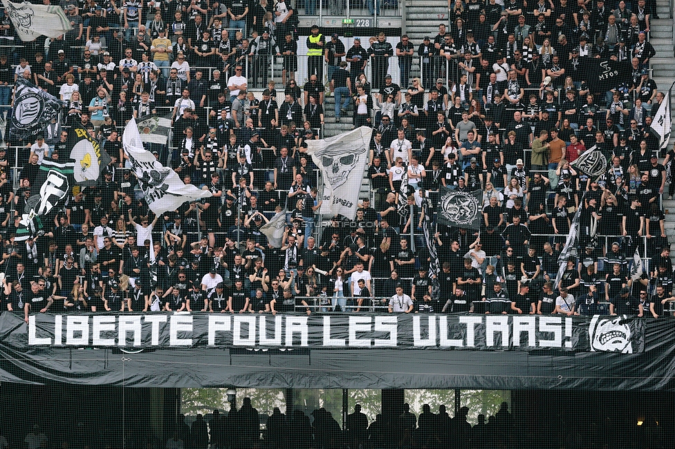 RB Salzburg - Sturm Graz
Oesterreichische Fussball Bundesliga, 25. Runde, FC RB Salzburg - SK Sturm Graz, Stadion Wals-Siezenheim, 13.04.2024. 

Foto zeigt Fans von Sturm mit einem Spruchband
Schlüsselwörter: bastion