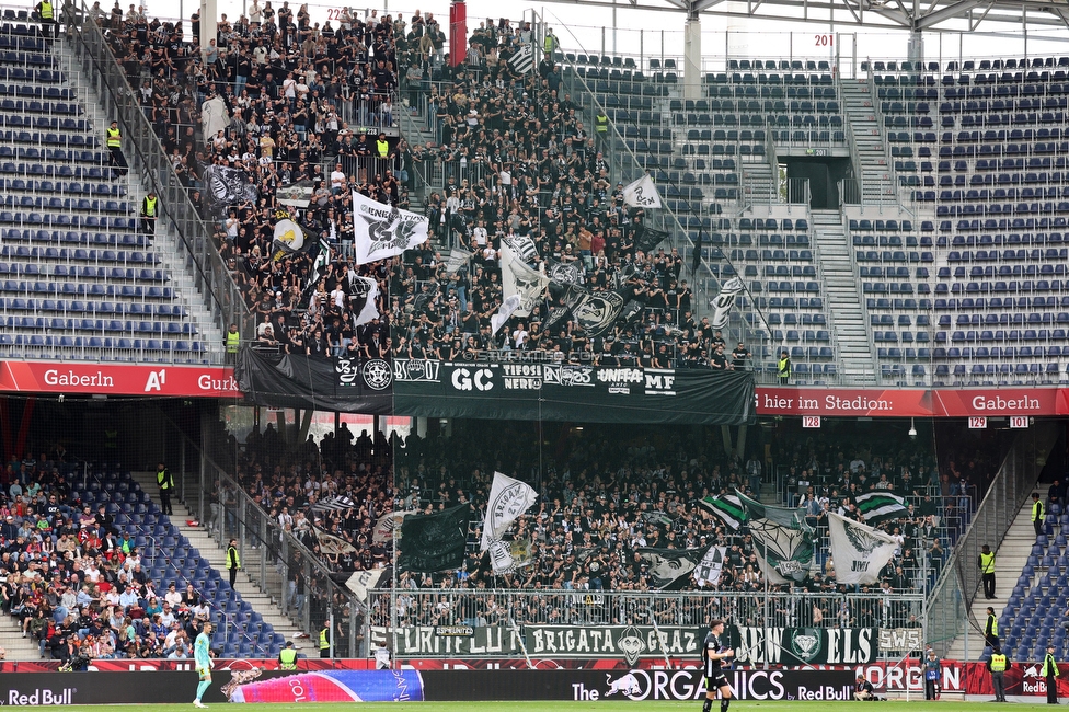 RB Salzburg - Sturm Graz
Oesterreichische Fussball Bundesliga, 25. Runde, FC RB Salzburg - SK Sturm Graz, Stadion Wals-Siezenheim, 13.04.2024. 

Foto zeigt Fans von Sturm
