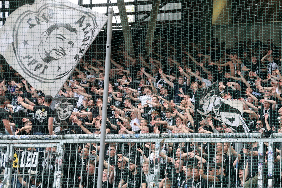 RB Salzburg - Sturm Graz
Oesterreichische Fussball Bundesliga, 25. Runde, FC RB Salzburg - SK Sturm Graz, Stadion Wals-Siezenheim, 13.04.2024. 

Foto zeigt Fans von Sturm
