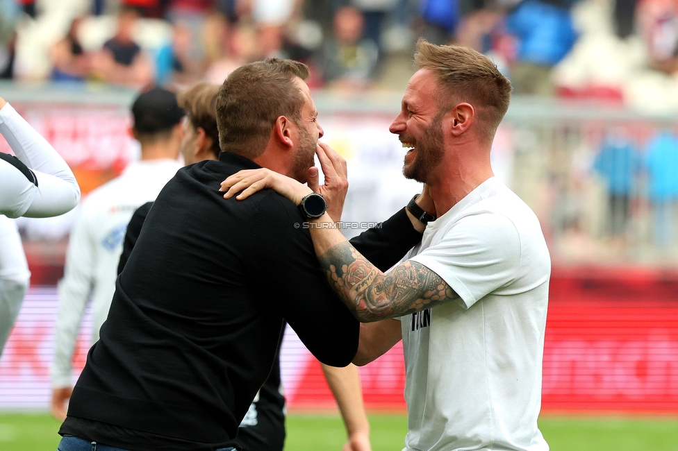 RB Salzburg - Sturm Graz
Oesterreichische Fussball Bundesliga, 25. Runde, FC RB Salzburg - SK Sturm Graz, Stadion Wals-Siezenheim, 13.04.2024. 

Foto zeigt Juergen Saeumel (Cheftrainer Sturm) und Martin Ehrenreich (Teammanagement Sturm)
