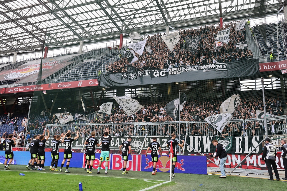 RB Salzburg - Sturm Graz
Oesterreichische Fussball Bundesliga, 25. Runde, FC RB Salzburg - SK Sturm Graz, Stadion Wals-Siezenheim, 13.04.2024. 

Foto zeigt Fans von Sturm und die Mannschaft von Sturm
