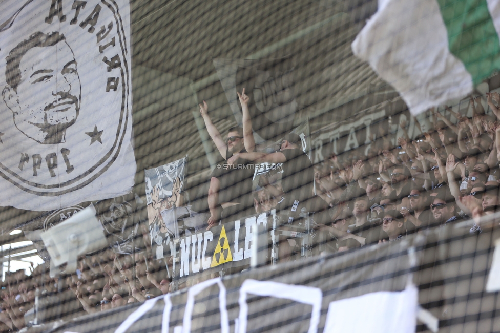 Sturm Graz - Linz
Oesterreichische Fussball Bundesliga, 26. Runde, SK Sturm Graz - FC Blau-Weiss Linz, Stadion Liebenau Graz, 20.04.2025. 

Foto zeigt Fans von Sturm
