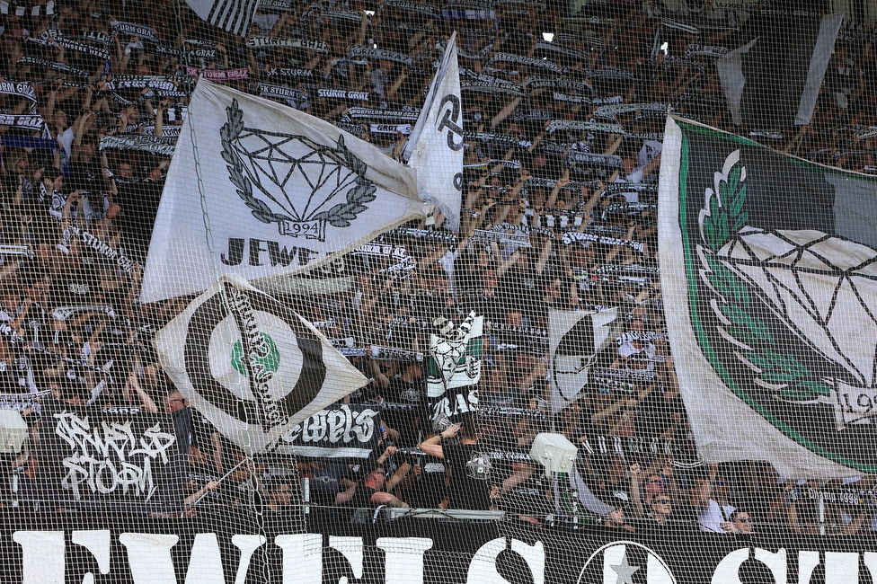 Sturm Graz - Linz
Oesterreichische Fussball Bundesliga, 26. Runde, SK Sturm Graz - FC Blau-Weiss Linz, Stadion Liebenau Graz, 20.04.2025. 

Foto zeigt Fans von Sturm
