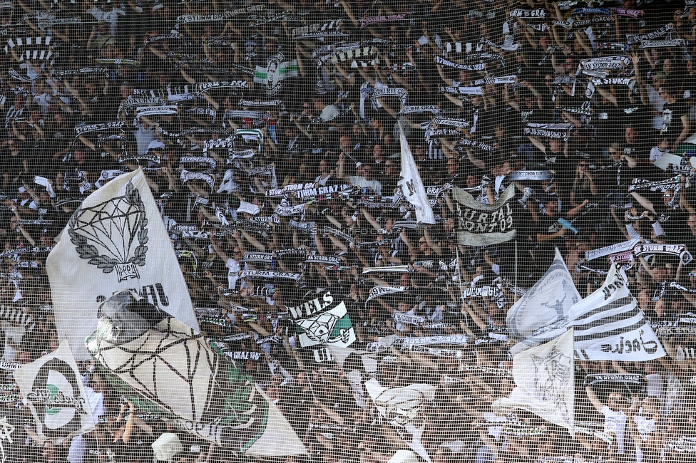 Sturm Graz - Blau-Weiss Linz
Oesterreichische Fussball Bundesliga, 26. Runde, SK Sturm Graz - FC Blau-Weiss Linz, Stadion Liebenau Graz, 20.04.2025. 

Foto zeigt Fans von Sturm
Schlüsselwörter: schals