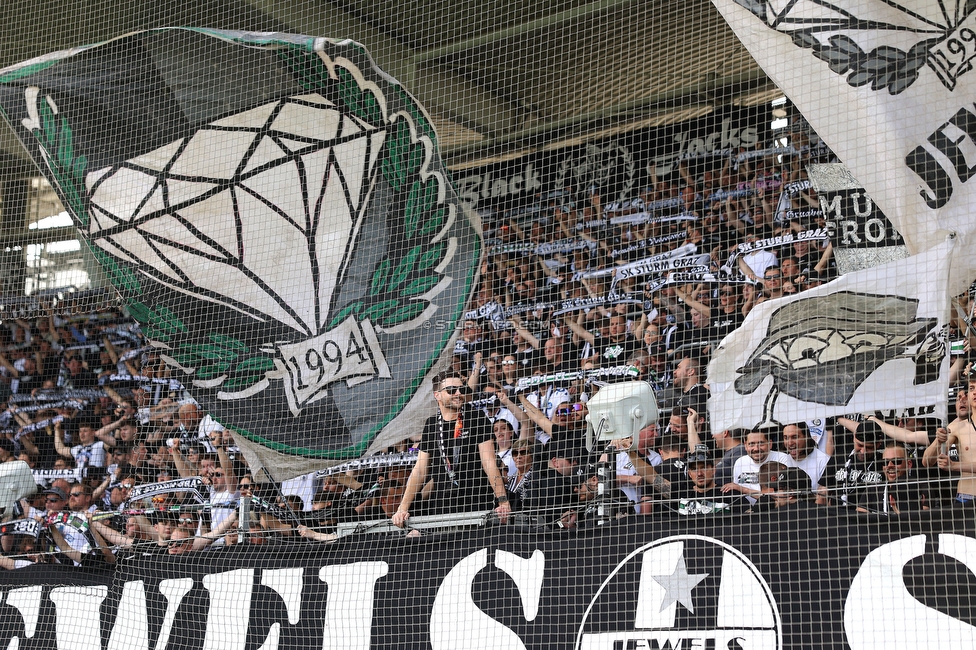 Sturm Graz - Linz
Oesterreichische Fussball Bundesliga, 26. Runde, SK Sturm Graz - FC Blau-Weiss Linz, Stadion Liebenau Graz, 20.04.2025. 

Foto zeigt Fans von Sturm
