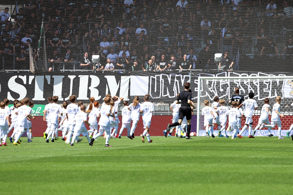 Sturm Graz - Blau-Weiss Linz
Oesterreichische Fussball Bundesliga, 26. Runde, SK Sturm Graz - FC Blau-Weiss Linz, Stadion Liebenau Graz, 20.04.2025. 

Foto zeigt das Match 100 Kids gegen Sturm mit 
Martin Ehrenreich (Teammanagement Sturm)
