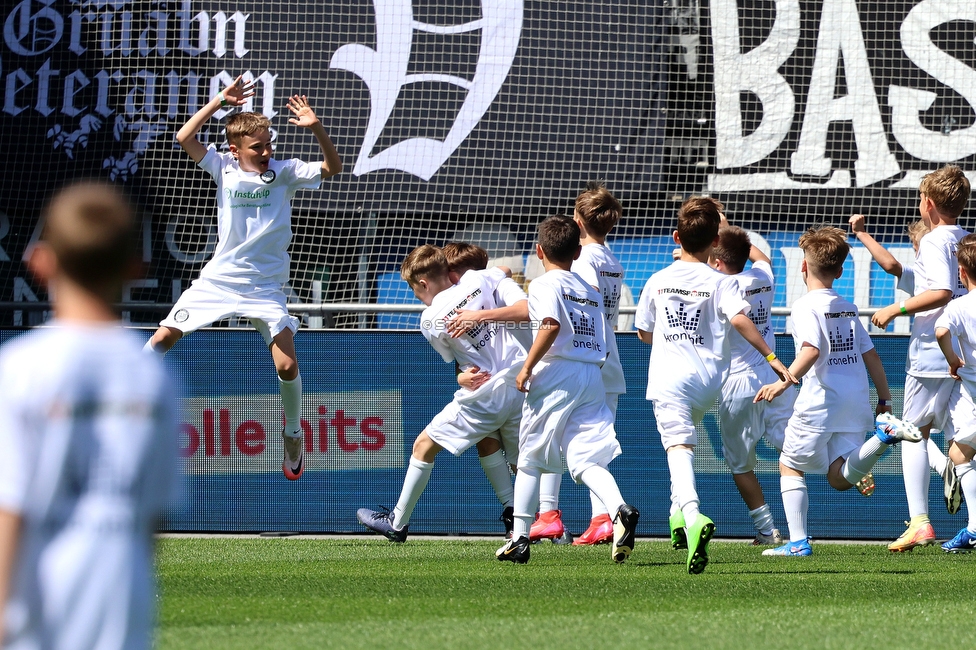 Sturm Graz - Blau-Weiss Linz
Oesterreichische Fussball Bundesliga, 26. Runde, SK Sturm Graz - FC Blau-Weiss Linz, Stadion Liebenau Graz, 20.04.2025. 

Foto zeigt das Match 100 Kids gegen Sturm
