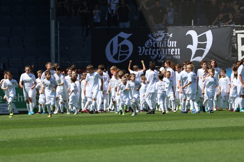 Sturm Graz - Blau-Weiss Linz
Oesterreichische Fussball Bundesliga, 26. Runde, SK Sturm Graz - FC Blau-Weiss Linz, Stadion Liebenau Graz, 20.04.2025. 

Foto zeigt das Match 100 Kids gegen Sturm
