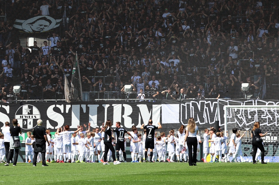Sturm Graz - Blau-Weiss Linz
Oesterreichische Fussball Bundesliga, 26. Runde, SK Sturm Graz - FC Blau-Weiss Linz, Stadion Liebenau Graz, 20.04.2025. 

Foto zeigt das Match 100 Kids gegen Sturm mit Martin Ehrenreich (Teammanagement Sturm) und Mario Haas (ehem. Spieler Sturm)
