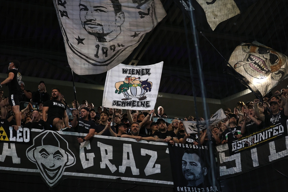Austria Wien - Sturm Graz
Oesterreichische Fussball Bundesliga, 27. Runde, FK Austria Wien - SK Sturm Graz, Generali Arena Wien, 23.04.2025. 

Foto zeigt Fans von Sturm
