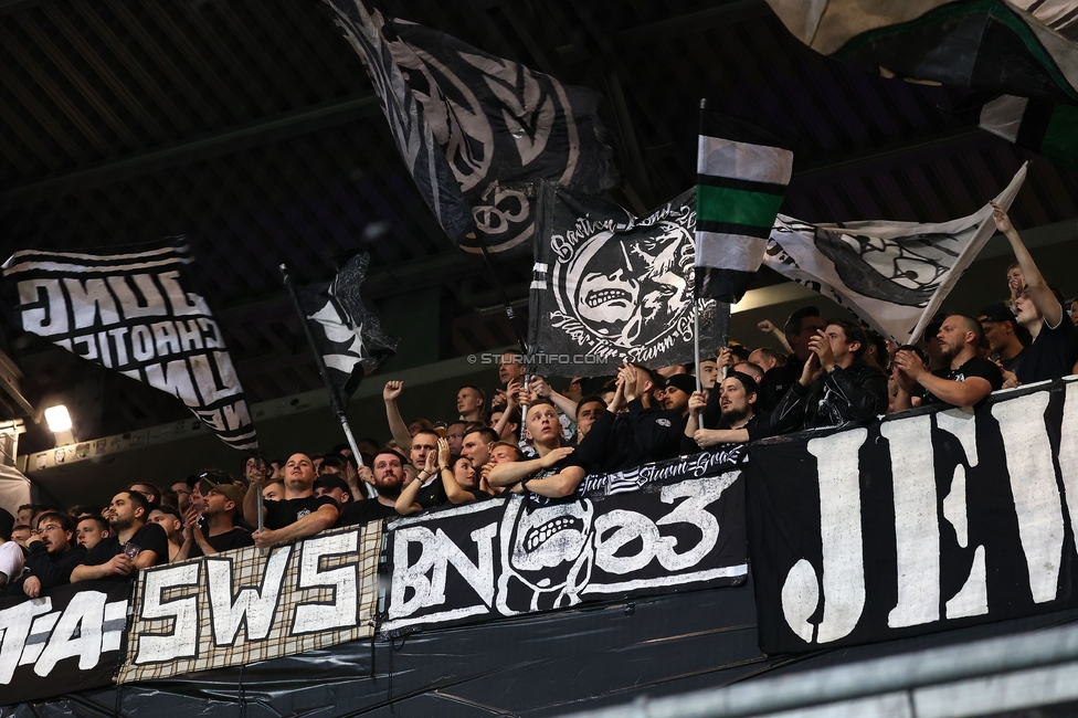 Austria Wien - Sturm Graz
Oesterreichische Fussball Bundesliga, 27. Runde, FK Austria Wien - SK Sturm Graz, Generali Arena Wien, 23.04.2025. 

Foto zeigt Fans von Sturm
