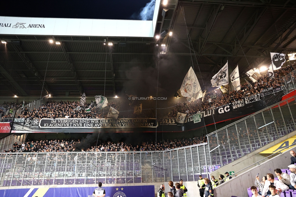 Austria Wien - Sturm Graz
Oesterreichische Fussball Bundesliga, 27. Runde, FK Austria Wien - SK Sturm Graz, Generali Arena Wien, 23.04.2025. 

Foto zeigt Fans von Sturm mit Pyrotechnik
