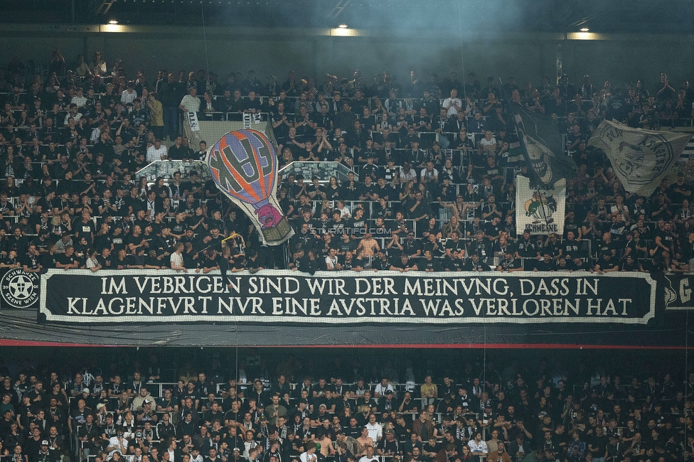 Austria Wien - Sturm Graz
Oesterreichische Fussball Bundesliga, 27. Runde, FK Austria Wien - SK Sturm Graz, Generali Arena Wien, 23.04.2025. 

Foto zeigt Fans von Sturm
