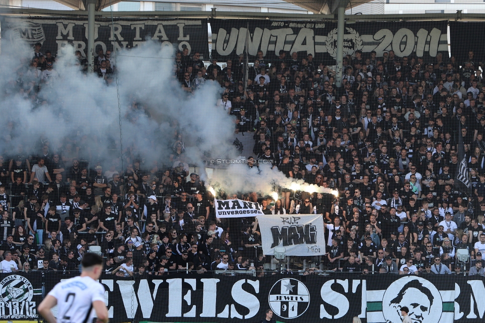 Sturm Graz - Austria Wien
Oesterreichische Fussball Bundesliga, 28. Runde, SK Sturm Graz - FK Austria Wien, Stadion Liebenau Graz, 27.04.2025. 

Foto zeigt Fans von Sturm mit einem Spruchband
Schlüsselwörter: todesfall murtalfront