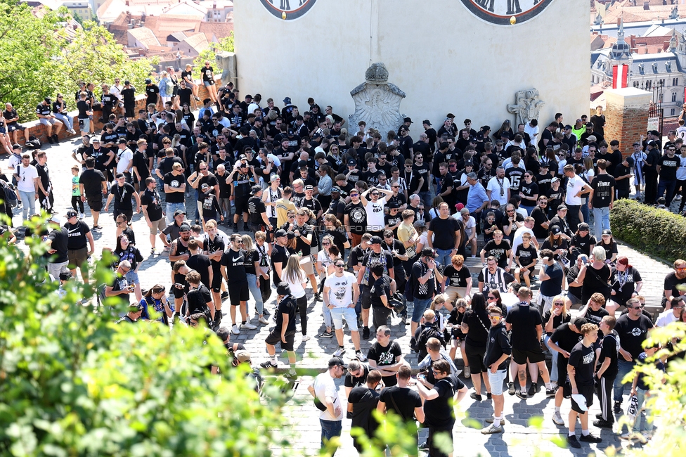 116 Jahre Sturm Graz
SK Sturm Graz Geburtstagsfeier - 116 Jahre, Grazer Innenstadt, Graz am 01.05.2025.
