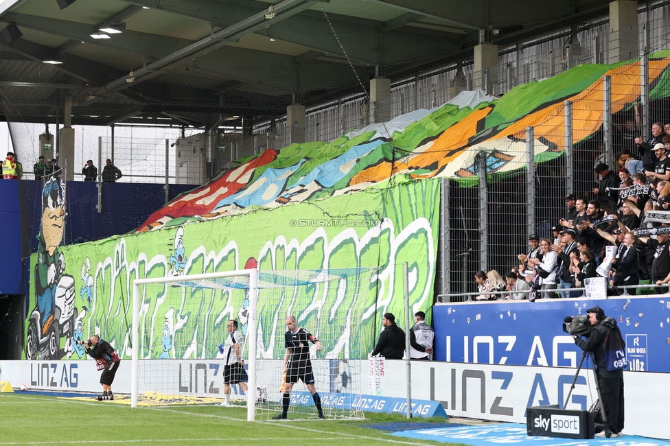 BW Linz - Sturm Graz
Oesterreichische Fussball Bundesliga, 29. Runde, Blau-Weiss Linz - SK Sturm Graz, Hofmann Personal Stadion Linz, 04.05.2025. 

Foto zeigt Fans von Sturm mit einer Choreografie
