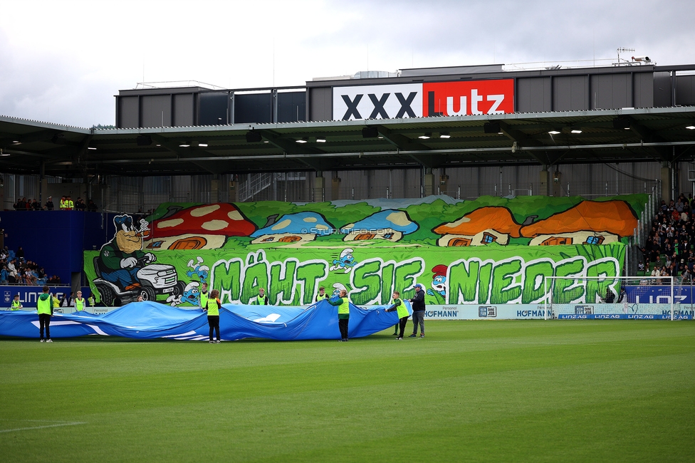 BW Linz - Sturm Graz
Oesterreichische Fussball Bundesliga, 29. Runde, Blau-Weiss Linz - SK Sturm Graz, Hofmann Personal Stadion Linz, 04.05.2025. 

Foto zeigt Fans von Sturm mit einer Choreografie
