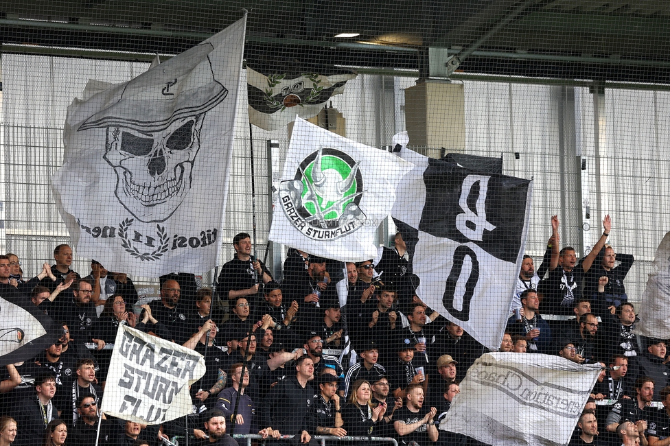 BW Linz - Sturm Graz
Oesterreichische Fussball Bundesliga, 29. Runde, Blau-Weiss Linz - SK Sturm Graz, Hofmann Personal Stadion Linz, 04.05.2025. 

Foto zeigt Fans von Sturm
