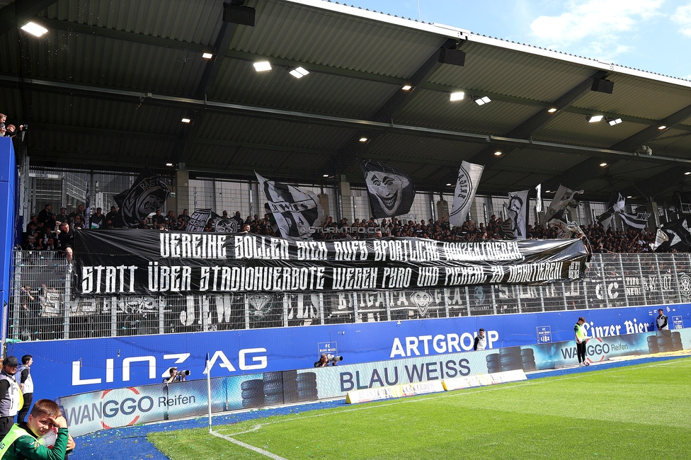 BW Linz - Sturm Graz
Oesterreichische Fussball Bundesliga, 29. Runde, Blau-Weiss Linz - SK Sturm Graz, Hofmann Personal Stadion Linz, 04.05.2025. 

Foto zeigt Fans von Sturm
