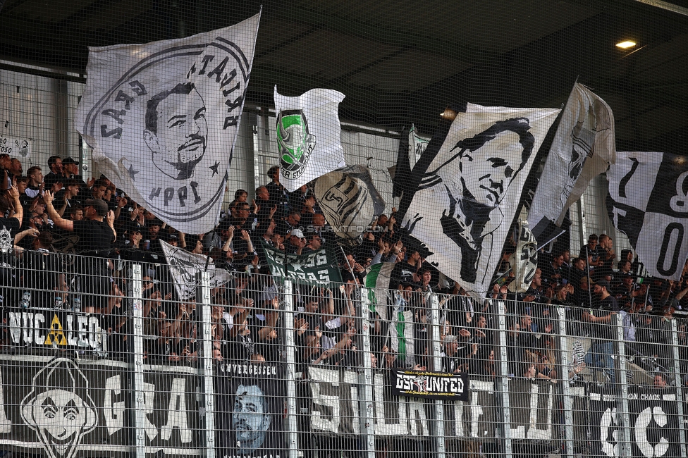 BW Linz - Sturm Graz
Oesterreichische Fussball Bundesliga, 29. Runde, Blau-Weiss Linz - SK Sturm Graz, Hofmann Personal Stadion Linz, 04.05.2025. 

Foto zeigt Fans von Sturm
