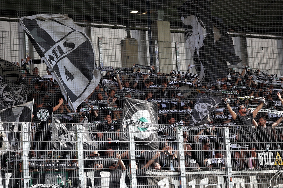 BW Linz - Sturm Graz
Oesterreichische Fussball Bundesliga, 29. Runde, Blau-Weiss Linz - SK Sturm Graz, Hofmann Personal Stadion Linz, 04.05.2025. 

Foto zeigt Fans von Sturm
