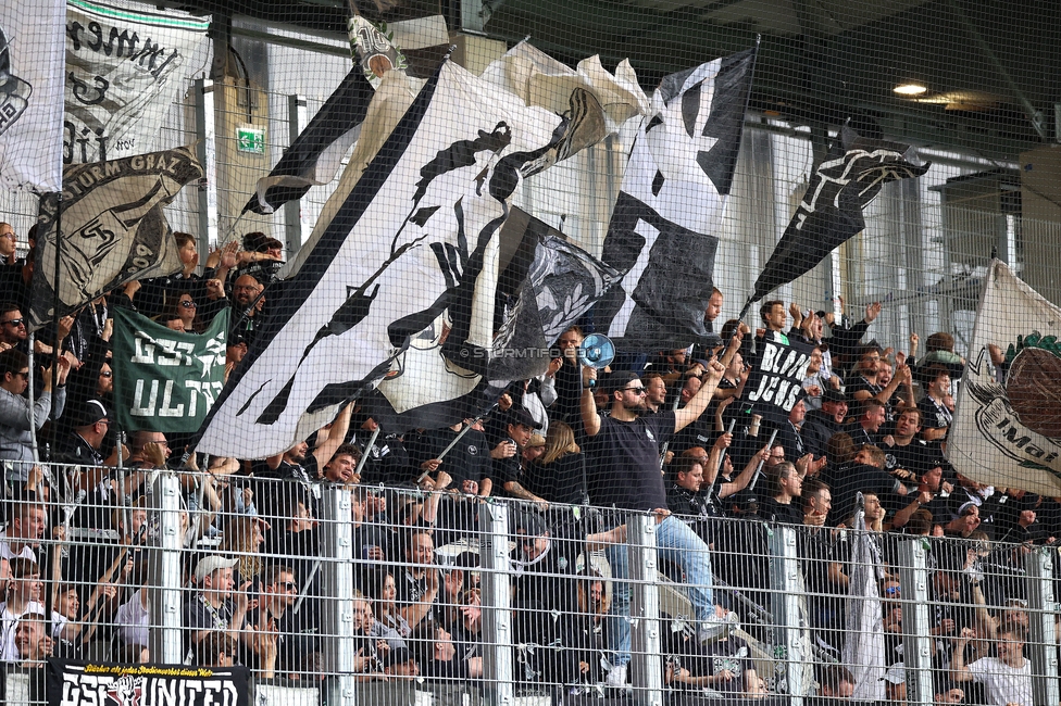 BW Linz - Sturm Graz
Oesterreichische Fussball Bundesliga, 29. Runde, Blau-Weiss Linz - SK Sturm Graz, Hofmann Personal Stadion Linz, 04.05.2025. 

Foto zeigt Fans von Sturm
