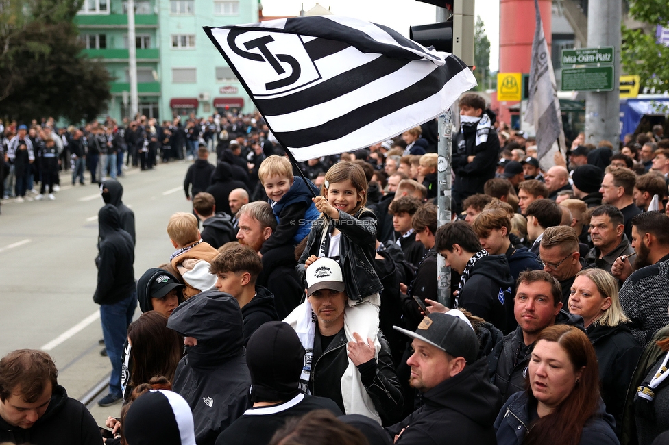 Sturm Graz - Salzburg
Oesterreichische Fussball Bundesliga, 30. Runde, SK Sturm Graz - FC Salzburg, Stadion Liebenau Graz, 09.05.2025. 

Foto zeigt den Empfang der Mannschaft
