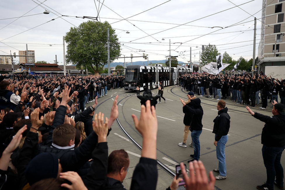 Sturm Graz - Salzburg
Oesterreichische Fussball Bundesliga, 30. Runde, SK Sturm Graz - FC Salzburg, Stadion Liebenau Graz, 09.05.2025. 

Foto zeigt den Empfang der Mannschaft
