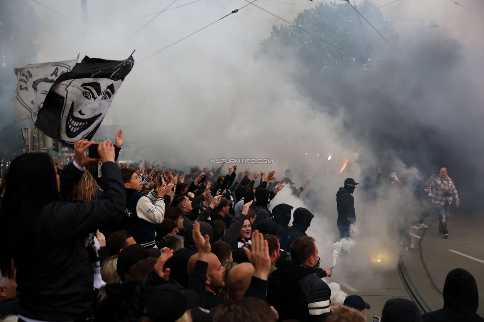 Sturm Graz - Salzburg
Oesterreichische Fussball Bundesliga, 30. Runde, SK Sturm Graz - FC Salzburg, Stadion Liebenau Graz, 09.05.2025. 

Foto zeigt den Empfang der Mannschaft

