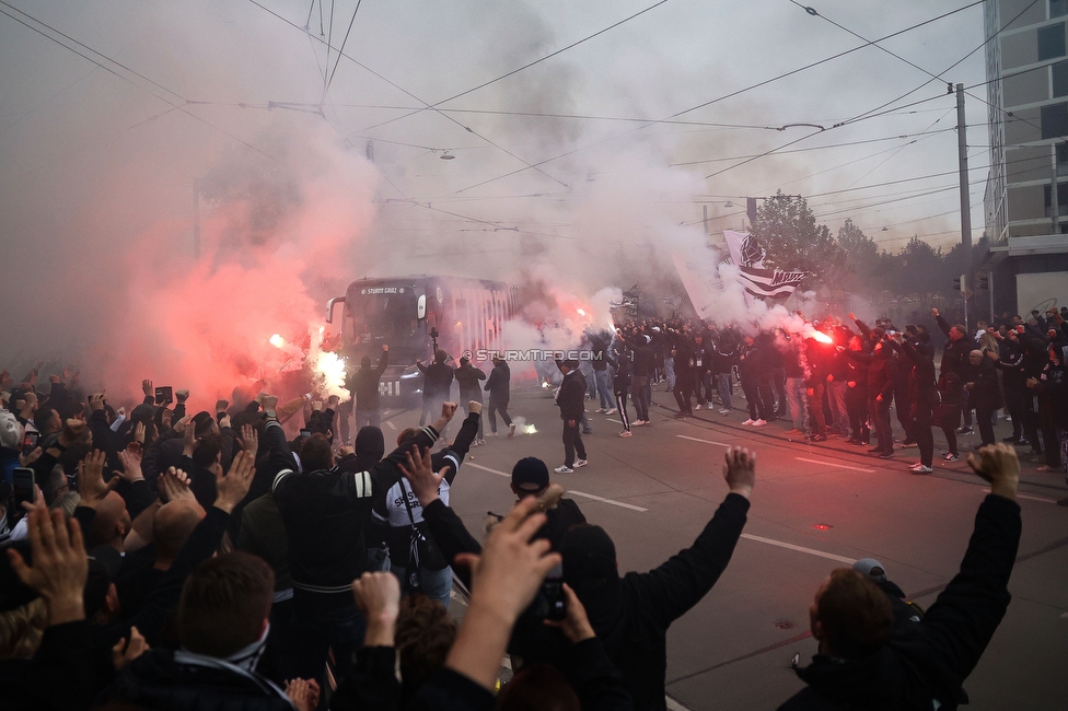 Sturm Graz - Salzburg
Oesterreichische Fussball Bundesliga, 30. Runde, SK Sturm Graz - FC Salzburg, Stadion Liebenau Graz, 09.05.2025. 

Foto zeigt den Empfang der Mannschaft
