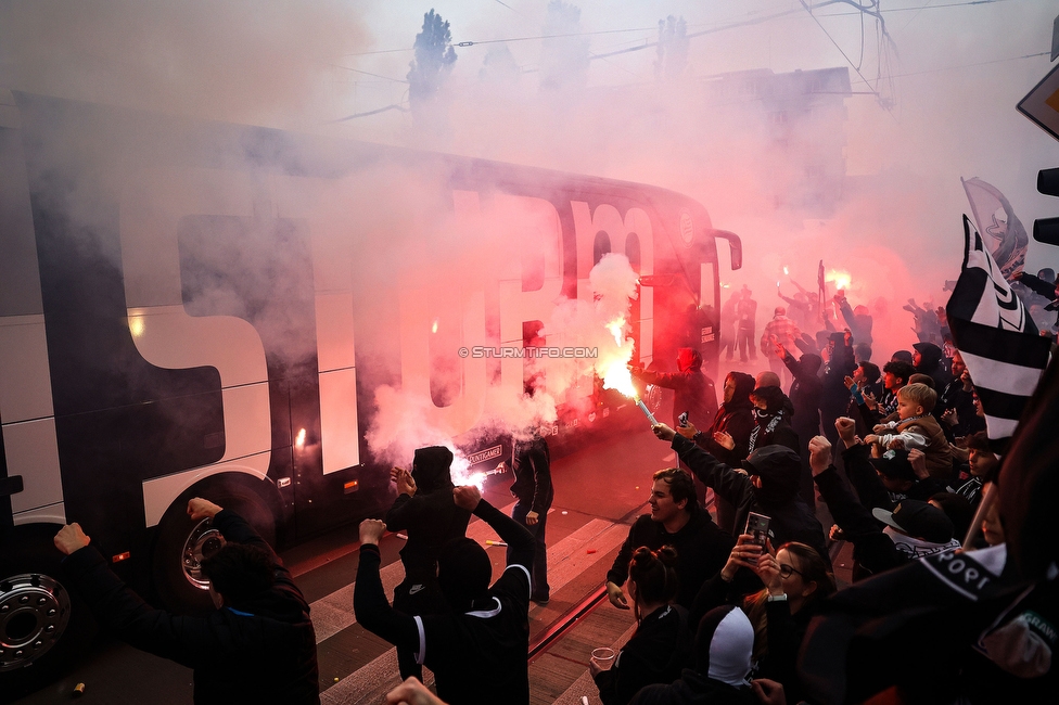 Sturm Graz - Salzburg
Oesterreichische Fussball Bundesliga, 30. Runde, SK Sturm Graz - FC Salzburg, Stadion Liebenau Graz, 09.05.2025. 

Foto zeigt den Empfang der Mannschaft
