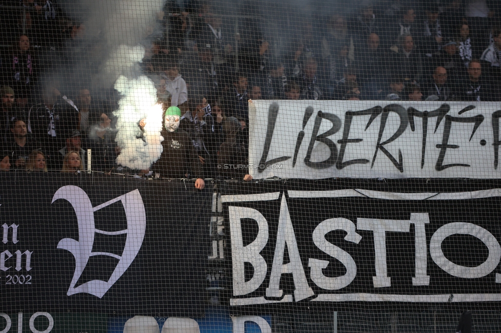 Sturm Graz - Salzburg
Oesterreichische Fussball Bundesliga, 30. Runde, SK Sturm Graz - FC Salzburg, Stadion Liebenau Graz, 09.05.2025. 

Foto zeigt Fans von Sturm mit einem Spruchband
