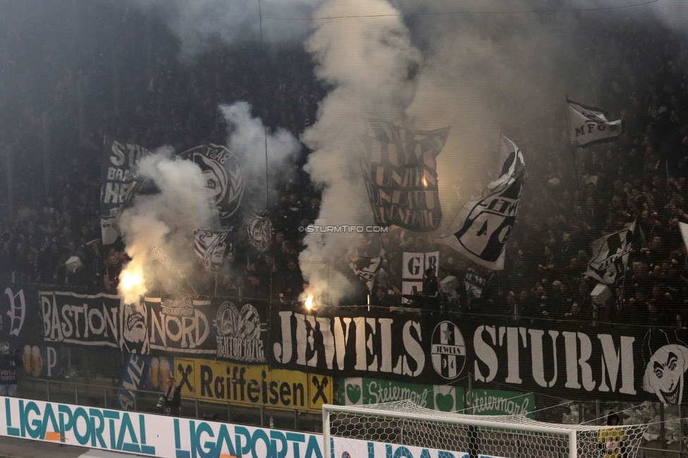 Sturm Graz - RB Salzburg
Oesterreichische Fussball Bundesliga, 30. Runde, SK Sturm Graz - FC RB Salzburg, Stadion Liebenau Graz, 09.05.2025. 

Foto zeigt Fans von Sturm
Schlüsselwörter: pyrotechnik bastion jewels