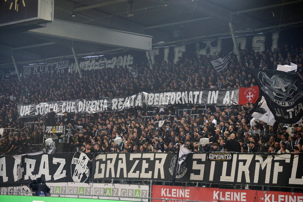 Sturm Graz - RB Salzburg
Oesterreichische Fussball Bundesliga, 30. Runde, SK Sturm Graz - FC RB Salzburg, Stadion Liebenau Graz, 09.05.2025. 

Foto zeigt Fans von Sturm mit einem Spruchband
Schlüsselwörter: pisa