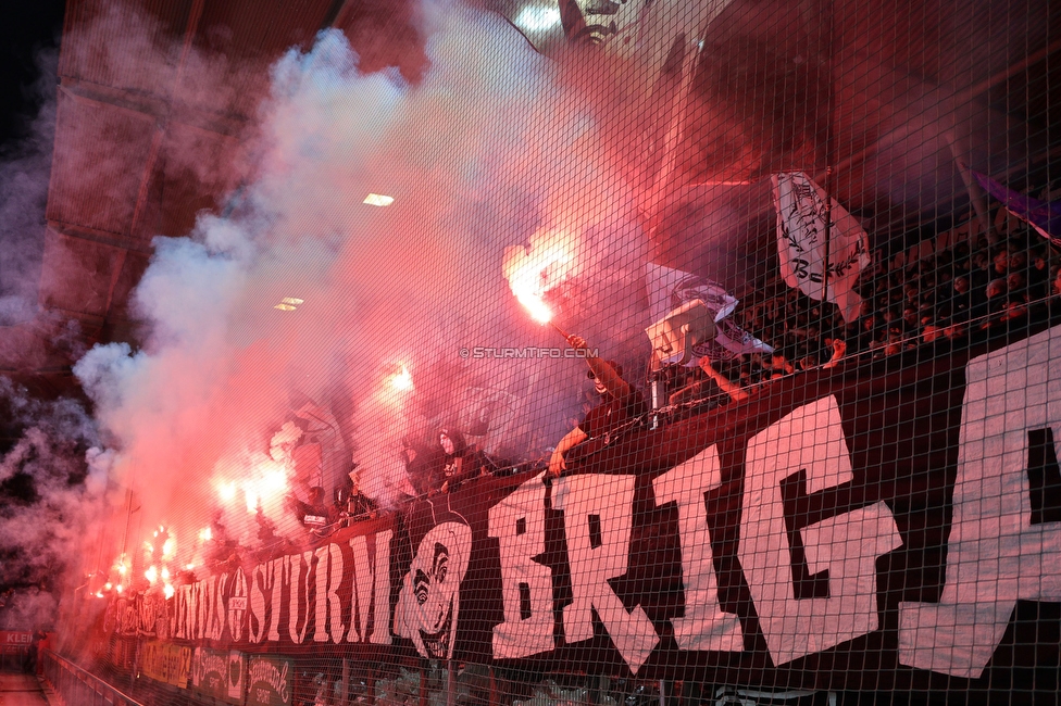 Sturm Graz - RB Salzburg
Oesterreichische Fussball Bundesliga, 30. Runde, SK Sturm Graz - FC RB Salzburg, Stadion Liebenau Graz, 09.05.2025. 

Foto zeigt Fans von Sturm
Schlüsselwörter: pyrotechnik