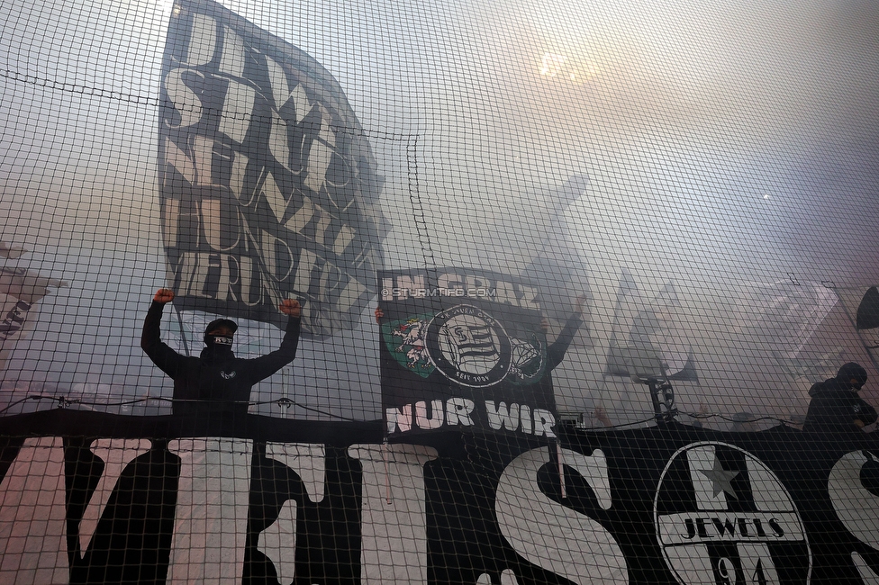 Sturm Graz - Salzburg
Oesterreichische Fussball Bundesliga, 30. Runde, SK Sturm Graz - FC Salzburg, Stadion Liebenau Graz, 09.05.2025. 

Foto zeigt Fans von Sturm
