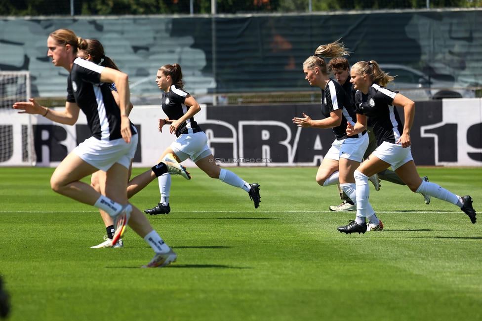Sturm Damen - St. Poelten
OEFB Frauen Bundesliga, 23. Runde, SK Sturm Graz Damen - SKN St. Poelten, Trainingszentrum Messendorf, 10.05.2025. 

Foto zeigt die Mannschaft der Sturm Damen
