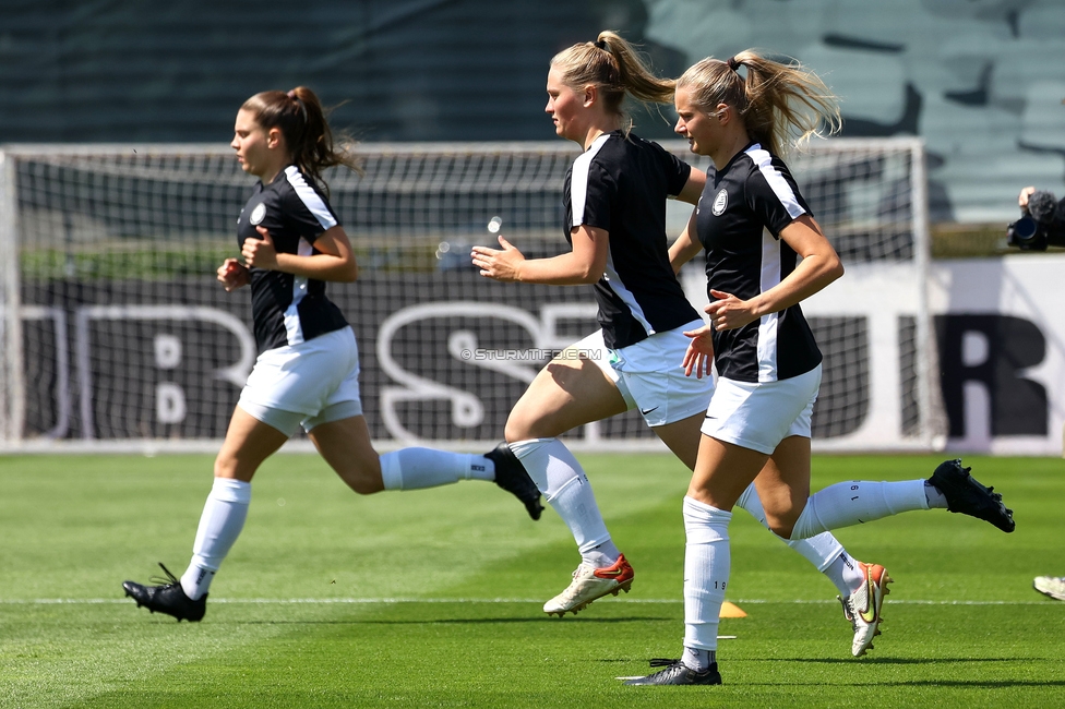 Sturm Damen - St. Poelten
OEFB Frauen Bundesliga, 23. Runde, SK Sturm Graz Damen - SKN St. Poelten, Trainingszentrum Messendorf, 10.05.2025. 

Foto zeigt die Mannschaft der Sturm Damen
