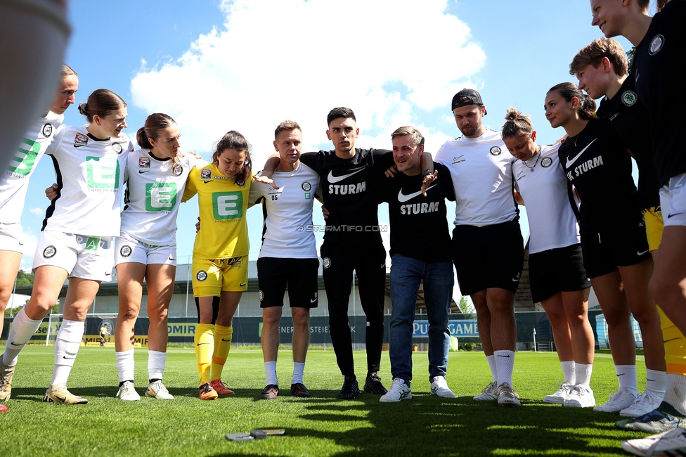 Sturm Damen - St. Poelten
OEFB Frauen Bundesliga, 23. Runde, SK Sturm Graz Damen - SKN St. Poelten, Trainingszentrum Messendorf, 10.05.2025. 

Foto zeigt die Mannschaft der Sturm Damen
