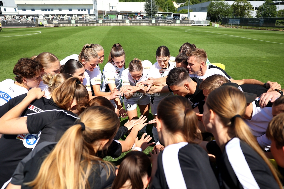 Sturm Damen - St. Poelten
OEFB Frauen Bundesliga, 23. Runde, SK Sturm Graz Damen - SKN St. Poelten, Trainingszentrum Messendorf, 10.05.2025. 

Foto zeigt die Mannschaft der Sturm Damen
