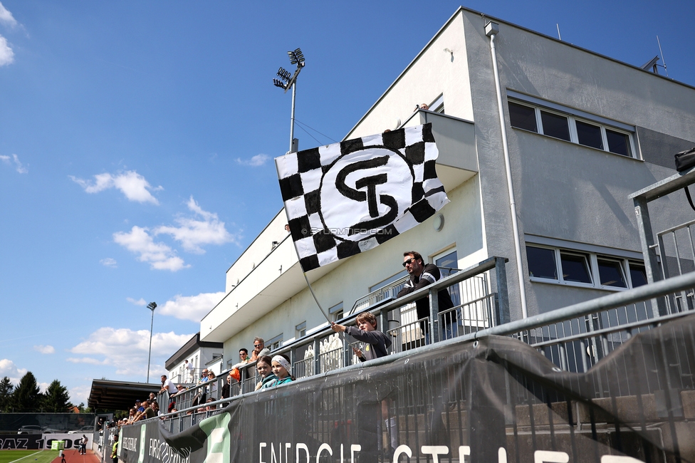 Sturm Damen - St. Poelten
OEFB Frauen Bundesliga, 23. Runde, SK Sturm Graz Damen - SKN St. Poelten, Trainingszentrum Messendorf, 10.05.2025. 

Foto zeigt Fans von Sturm
