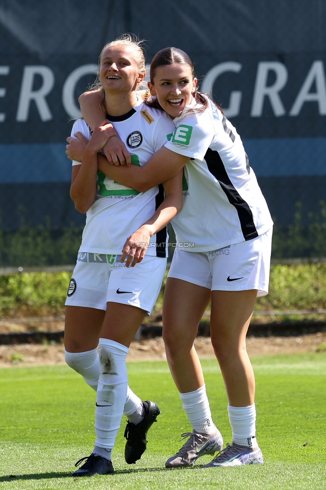 Sturm Damen - St. Poelten
OEFB Frauen Bundesliga, 23. Runde, SK Sturm Graz Damen - SKN St. Poelten, Trainingszentrum Messendorf, 10.05.2025. 

Foto zeigt Sandra Jakobsen (Sturm Damen) und Marie Spiess (Sturm Damen)
