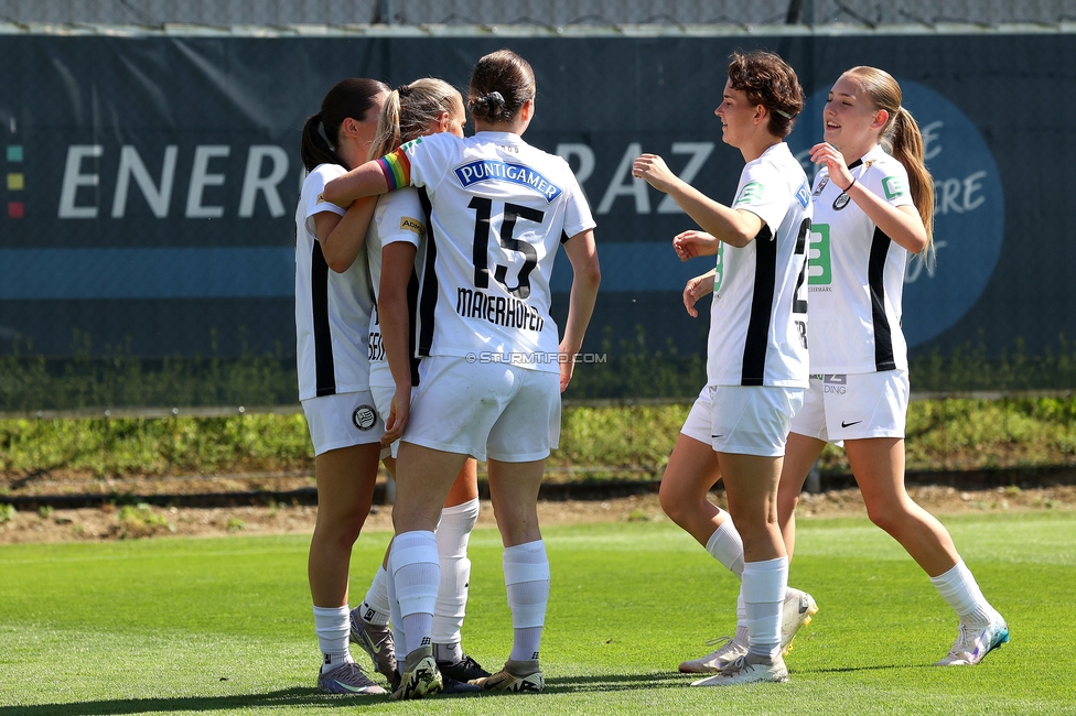 Sturm Damen - St. Poelten
OEFB Frauen Bundesliga, 23. Runde, SK Sturm Graz Damen - SKN St. Poelten, Trainingszentrum Messendorf, 10.05.2025. 

Foto zeigt die Mannschaft der Sturm Damen
