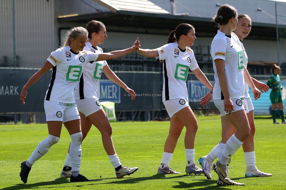 Sturm Damen - St. Poelten
OEFB Frauen Bundesliga, 23. Runde, SK Sturm Graz Damen - SKN St. Poelten, Trainingszentrum Messendorf, 10.05.2025. 

Foto zeigt Sandra Jakobsen (Sturm Damen) und Marie Spiess (Sturm Damen)
