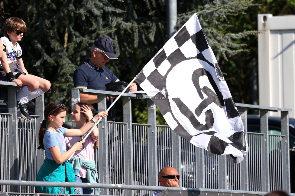 Sturm Damen - St. Poelten
OEFB Frauen Bundesliga, 23. Runde, SK Sturm Graz Damen - SKN St. Poelten, Trainingszentrum Messendorf, 10.05.2025. 

Foto zeigt Fans von Sturm
