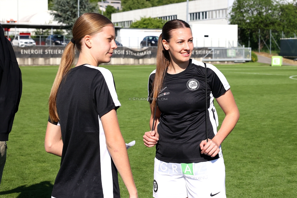 Sturm Damen - St. Poelten
OEFB Frauen Bundesliga, 23. Runde, SK Sturm Graz Damen - SKN St. Poelten, Trainingszentrum Messendorf, 10.05.2025. 

Foto zeigt Victoria Glabonjat (Sturm Damen) und Michaela Traussnigg (Sturm Damen)
