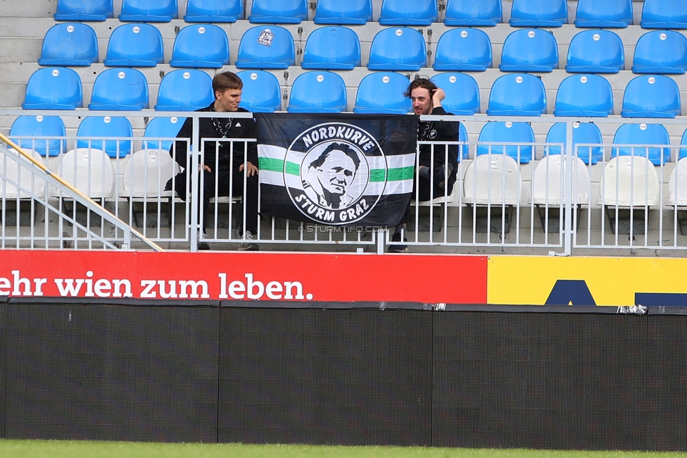 First Vienna - Sturm Damen
OEFB Frauen Bundesliga, 24. Runde, First Vienna FC 1894 - SK Sturm Graz Damen, Naturarena Hohe Warte Wien, 17.05.2025. 

Foto zeigt Fans von Sturm

