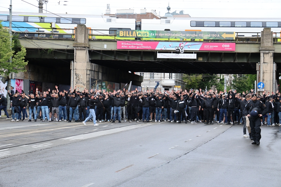 Rapid Wien - Sturm Graz
Oesterreichische Fussball Bundesliga, 31. Runde, SK Rapid Wien - SK Sturm Graz, Weststadion Wien, 18.05.2024. 

Foto zeigt Fans von Sturm beim Corteo
